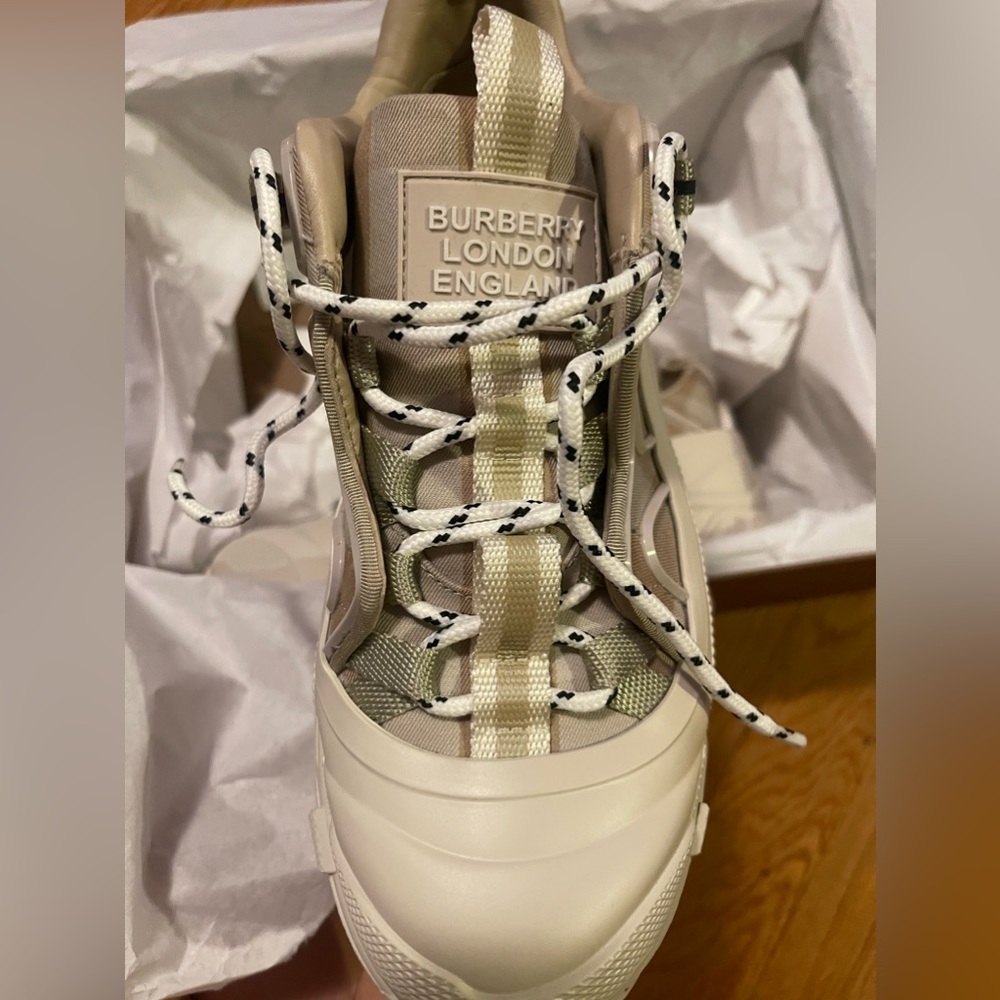 Burberry Arthur Check Sneakers - Picture 8 of 14
